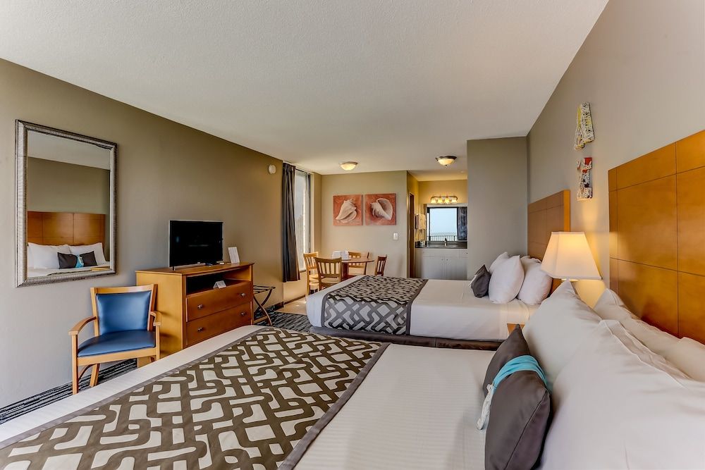 Beachside Motel Suite, 2 Queen Beds, Kitchen, Oceanfront 5