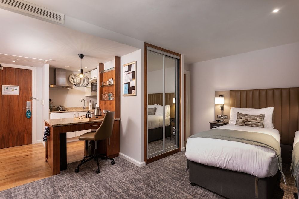 Studio Suite, 2 Twin Beds, Kitchenette
