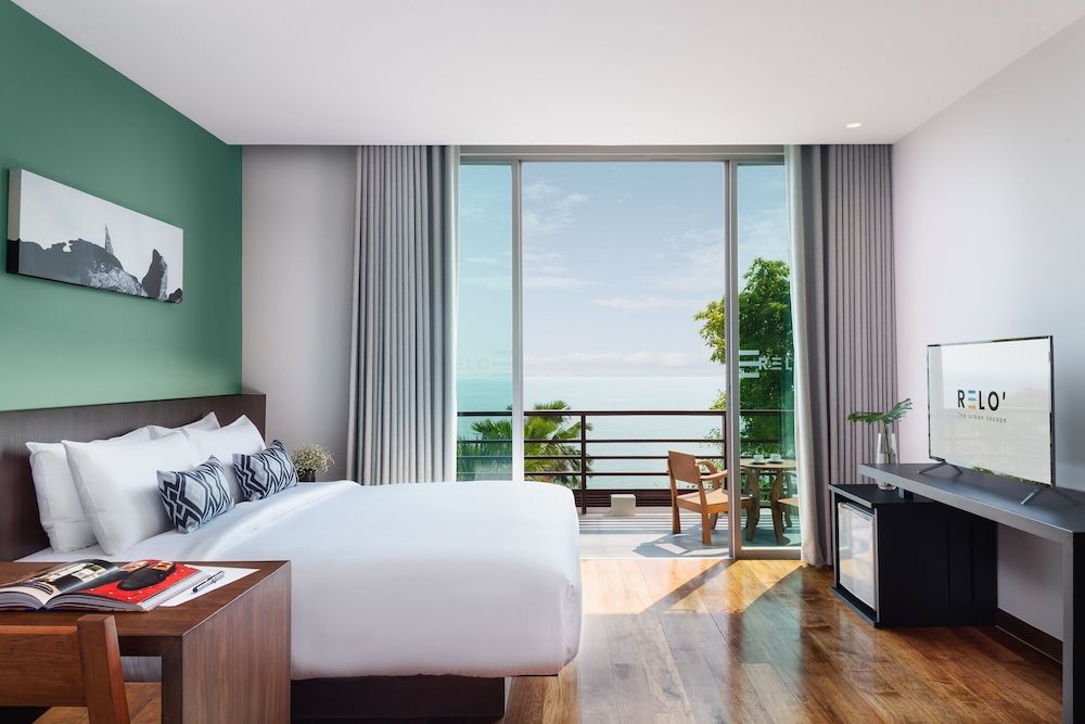 Executive Suite, Sea View