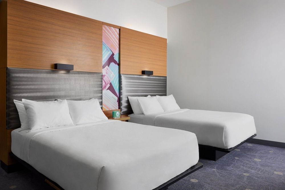 Room, 2 Queen Beds, City View