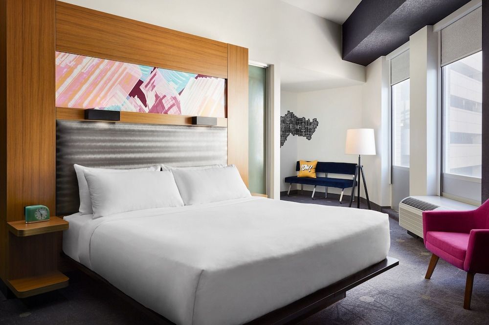 Room, 1 King Bed, Corner