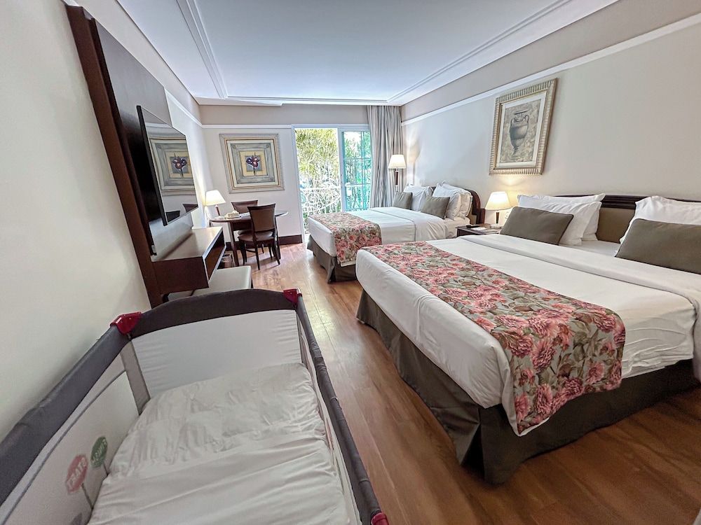 Luxo Familia Com Cama Extra