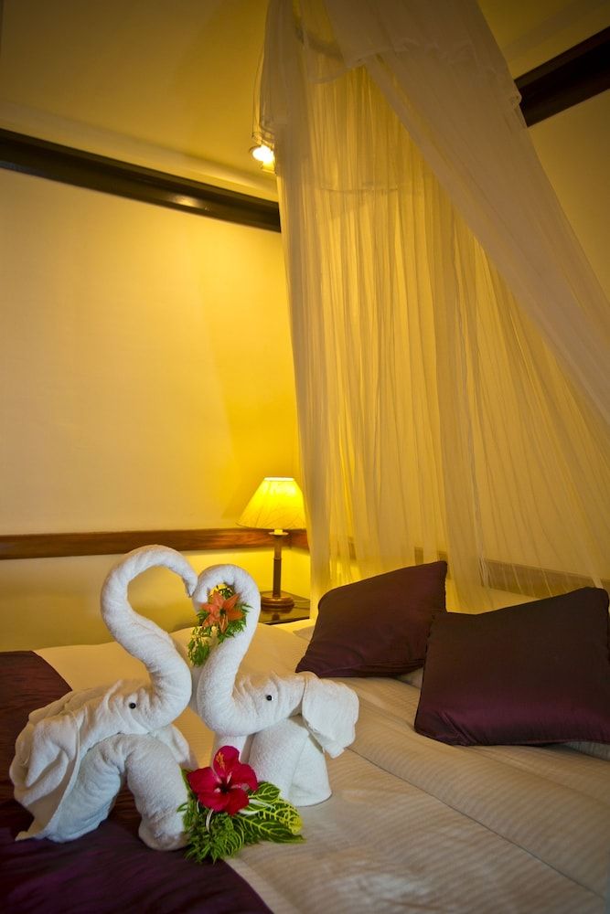Fridays Boracay Resort Deluxe Room 2