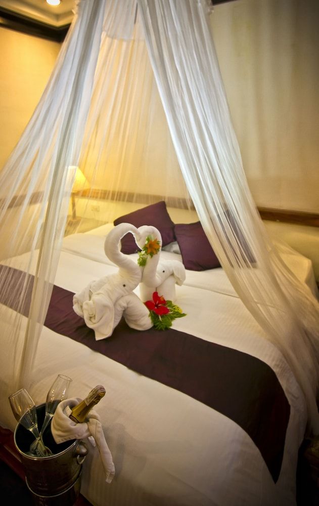 Fridays Boracay Resort Deluxe Room 3