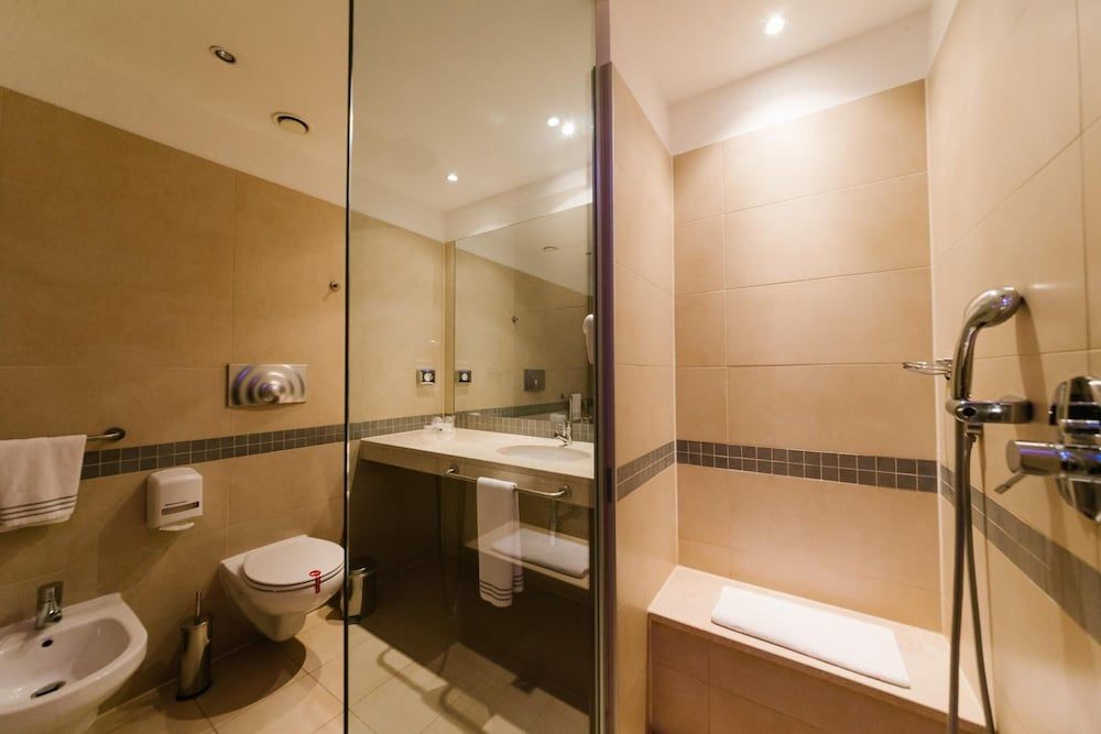 Hotel Motel Prestige Family Room 4