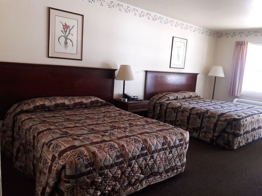 Windmill Inn Lynden Standard Suite, 2 Double Beds, Non Smoking, Kitchenette 2