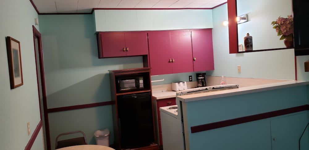 Windmill Inn Lynden Standard Suite, 2 Double Beds, Non Smoking, Kitchenette 10