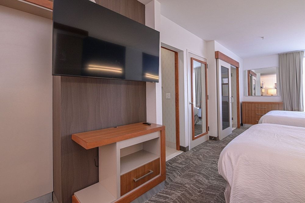 Studio, Multiple Beds, Non Smoking (Mobility/Hearing Accessible, Tub)