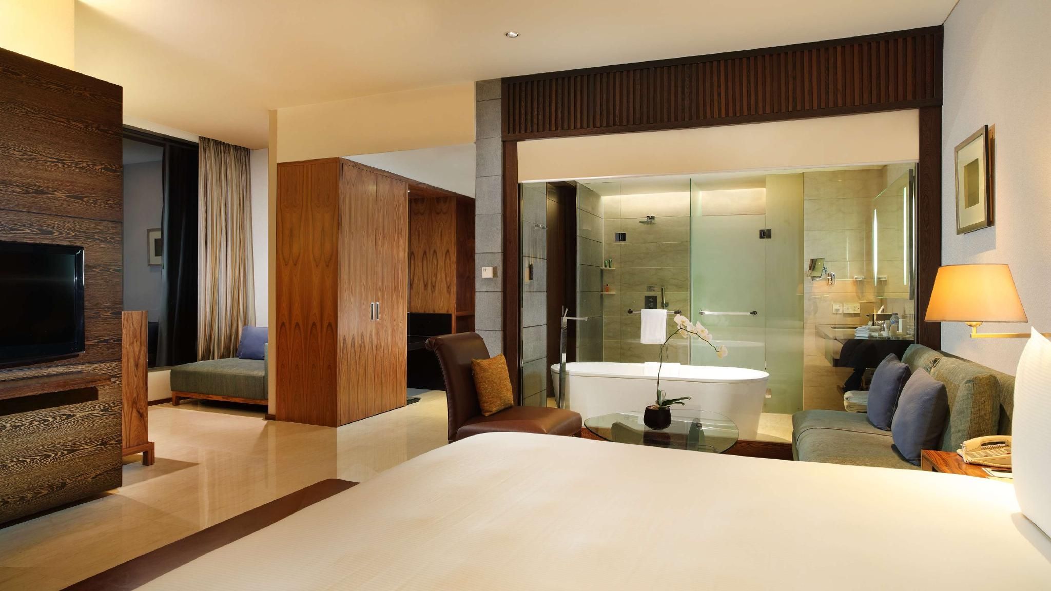 two queen executive room with lounge access