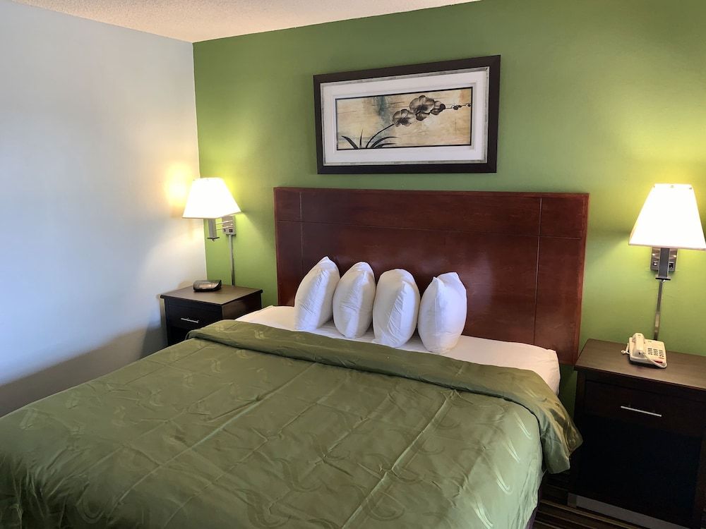 Suite, 1 King Bed, Smoking
