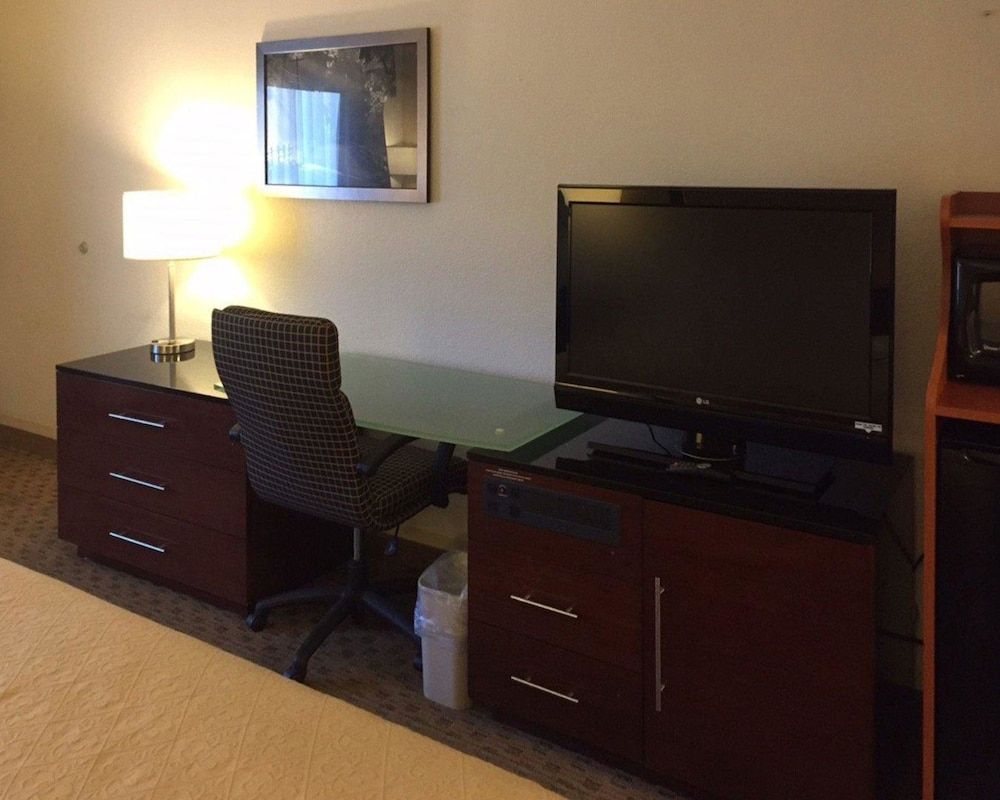 Room, 1 Queen Bed, Accessible, Smoking