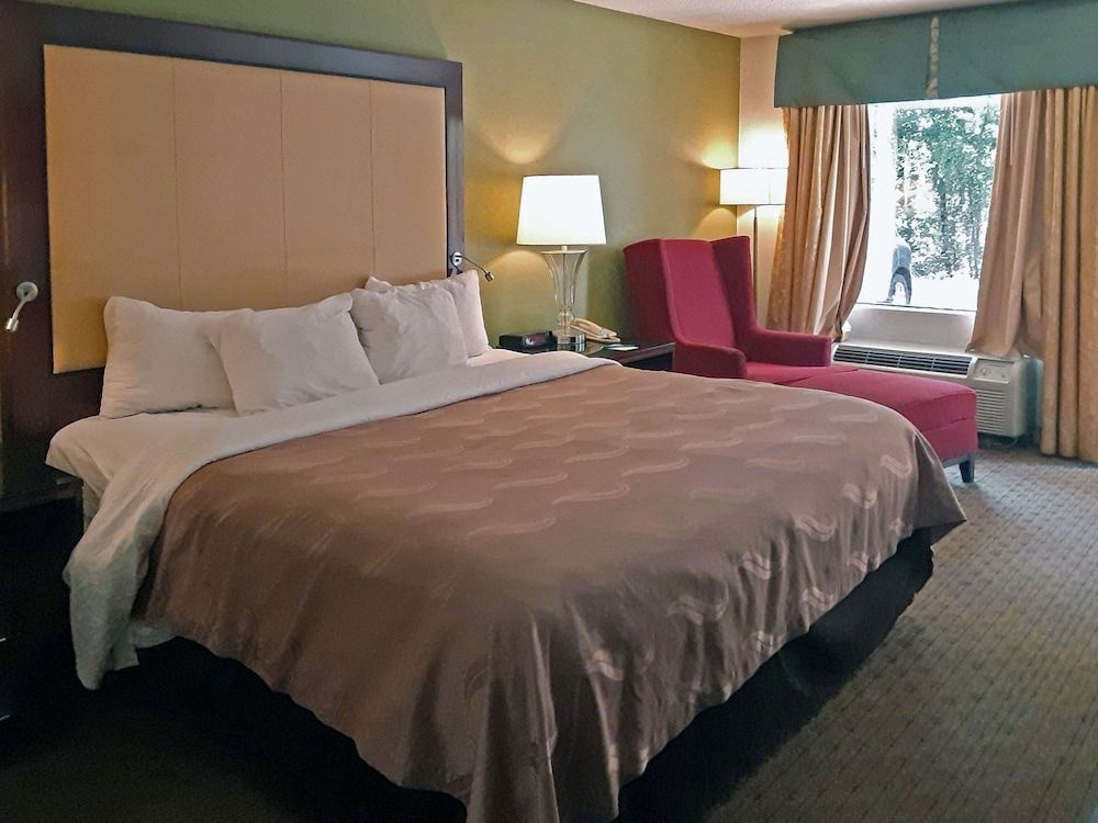 Standard Room, 1 King Bed, Non Smoking, 2nd Floor