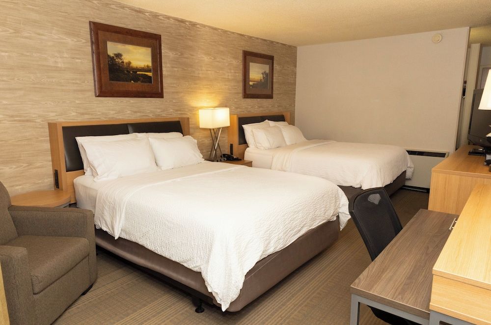 Standard Room, 2 Queen Beds, Pool View