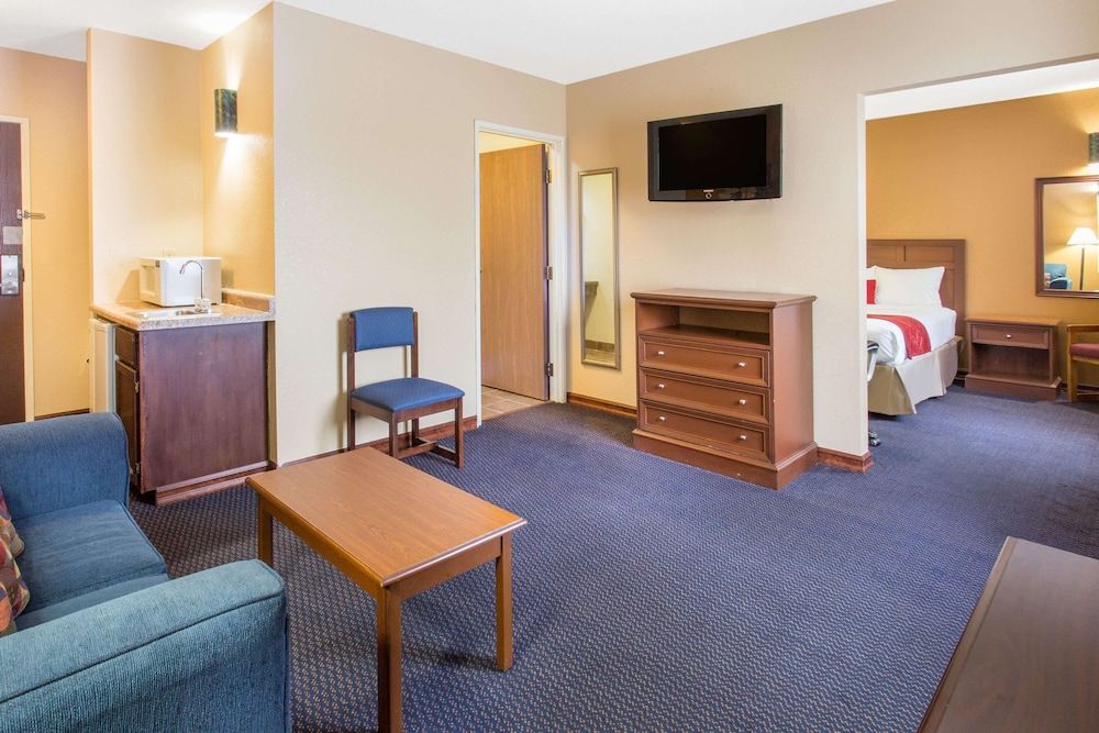 Suite, 2 Queen Beds, Non Smoking