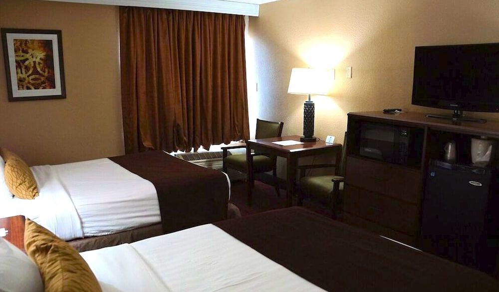 Standard Room, 2 Double Beds, Non Smoking, Refrigerator & Microwave (1st Floor)