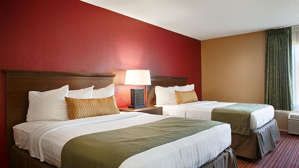 Standard Room, 2 Queen Beds, Non Smoking, Refrigerator & Microwave (2nd Floor)