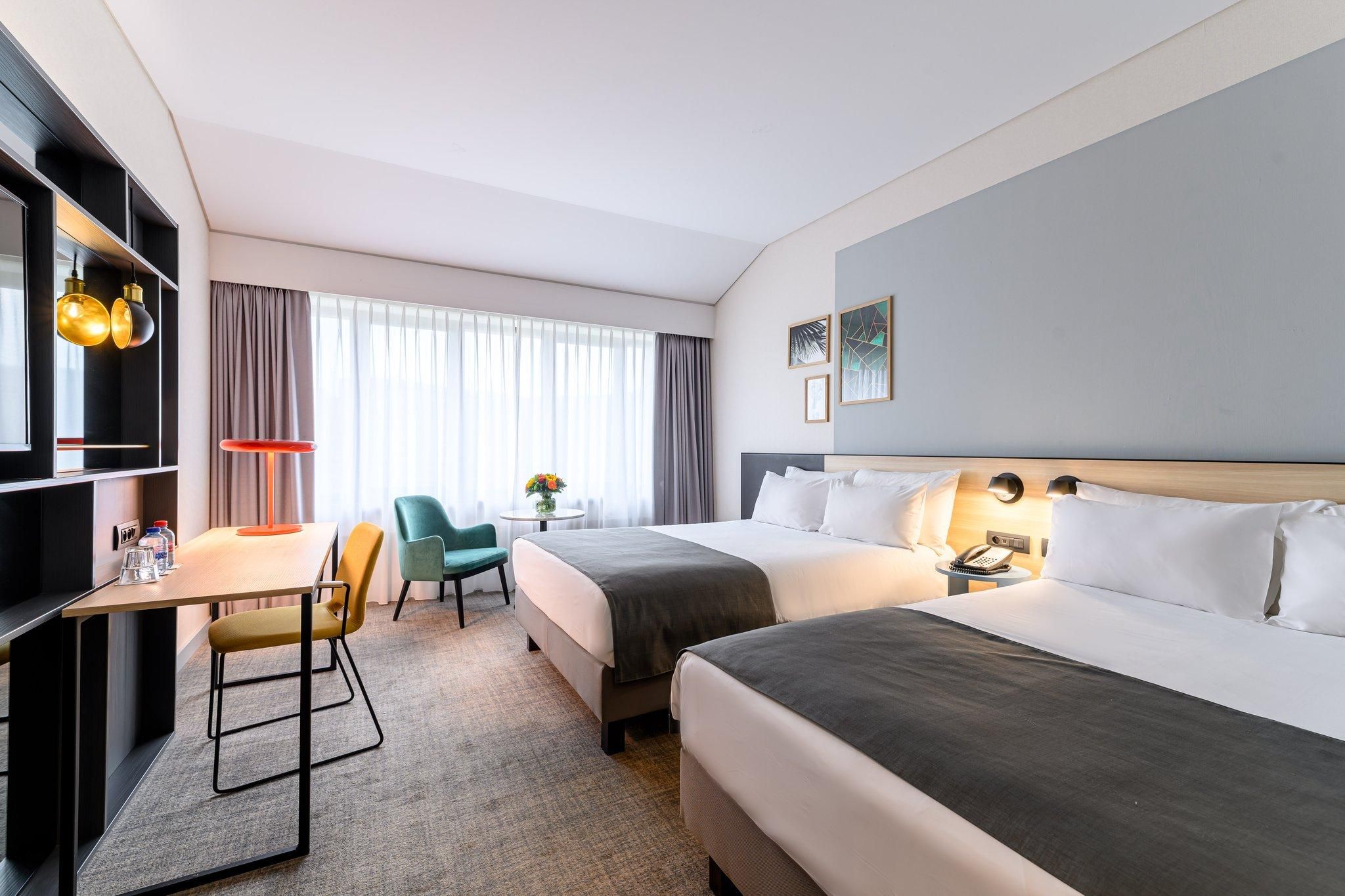 2 Double Beds Standard