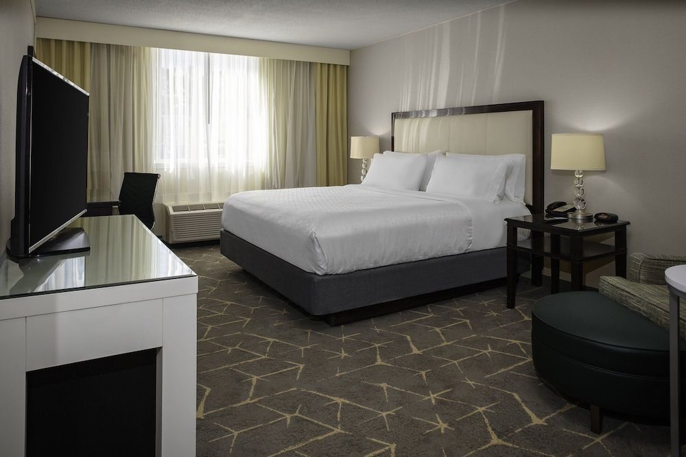 Standard Room, 1 Queen Bed, Transfer Shower (Communications)