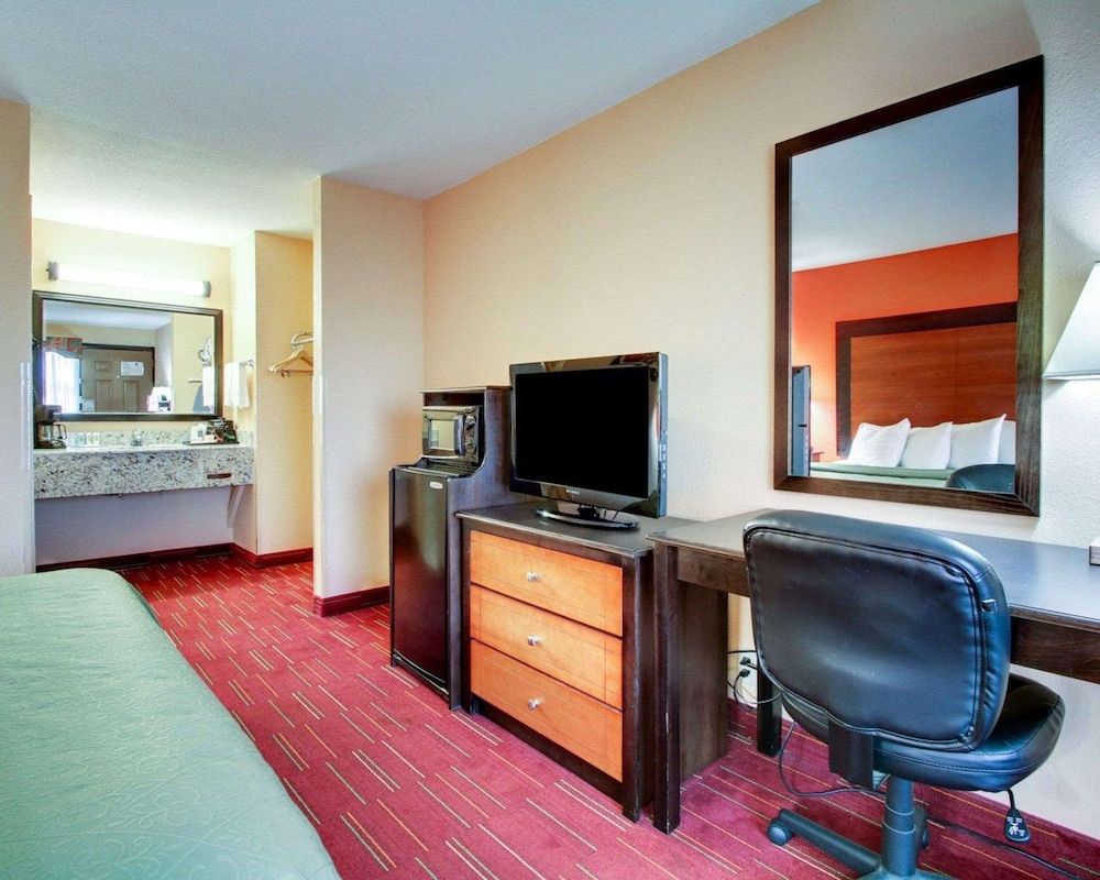 Standard Room, 1 King Bed, Smoking