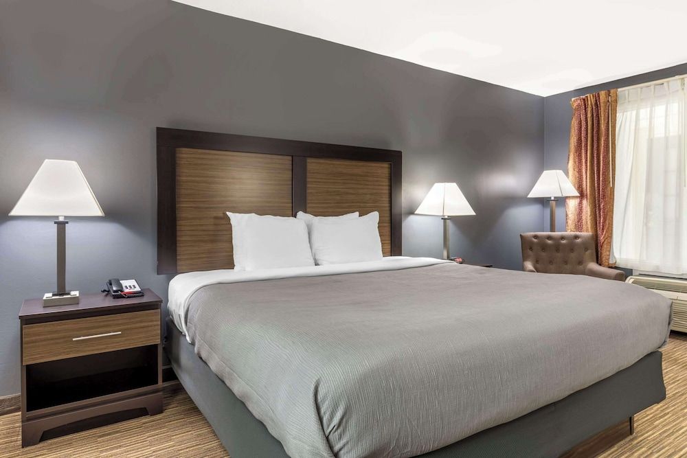 Standard Room, 1 King Bed, Non Smoking
