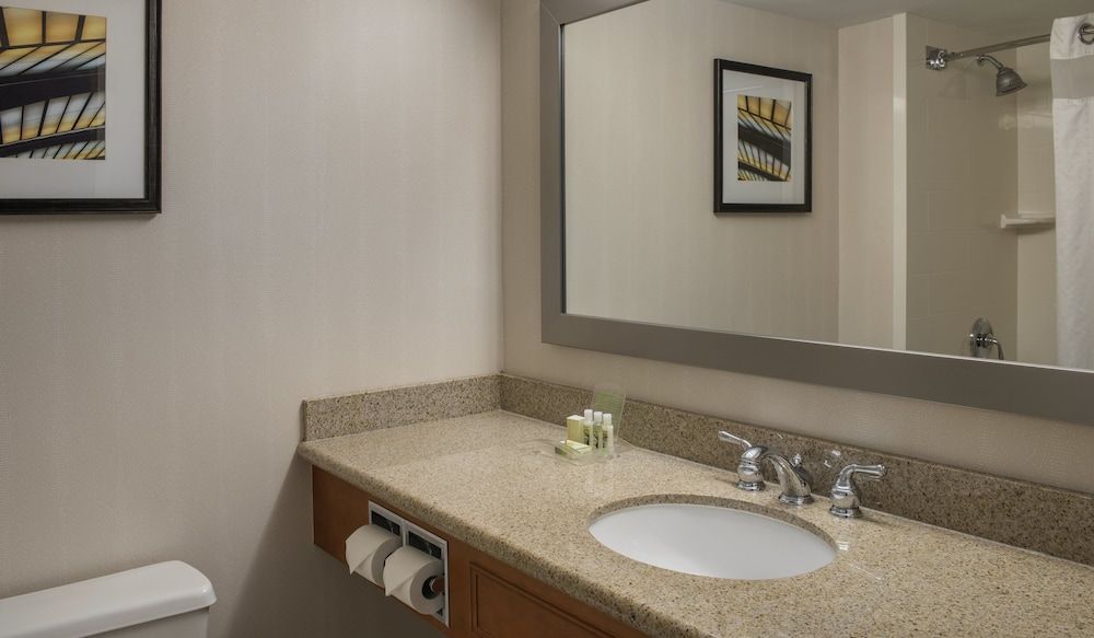 Standard Room, 1 King Bed (High Floor)