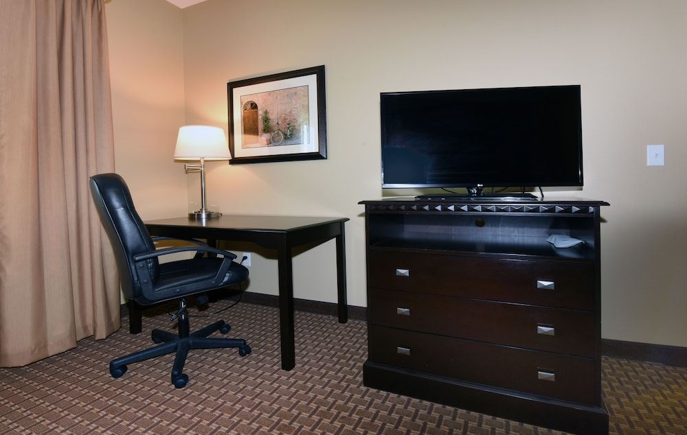 Best Western Plus Vintage Valley Inn Standard Room, 2 Queen Beds, Non Smoking, Refrigerator & Microwave 7