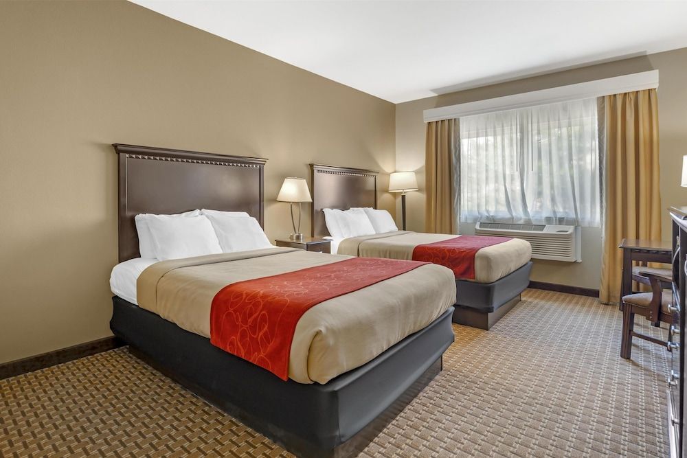 Best Western Plus Vintage Valley Inn Standard Room, 2 Queen Beds, Non Smoking, Refrigerator & Microwave 4