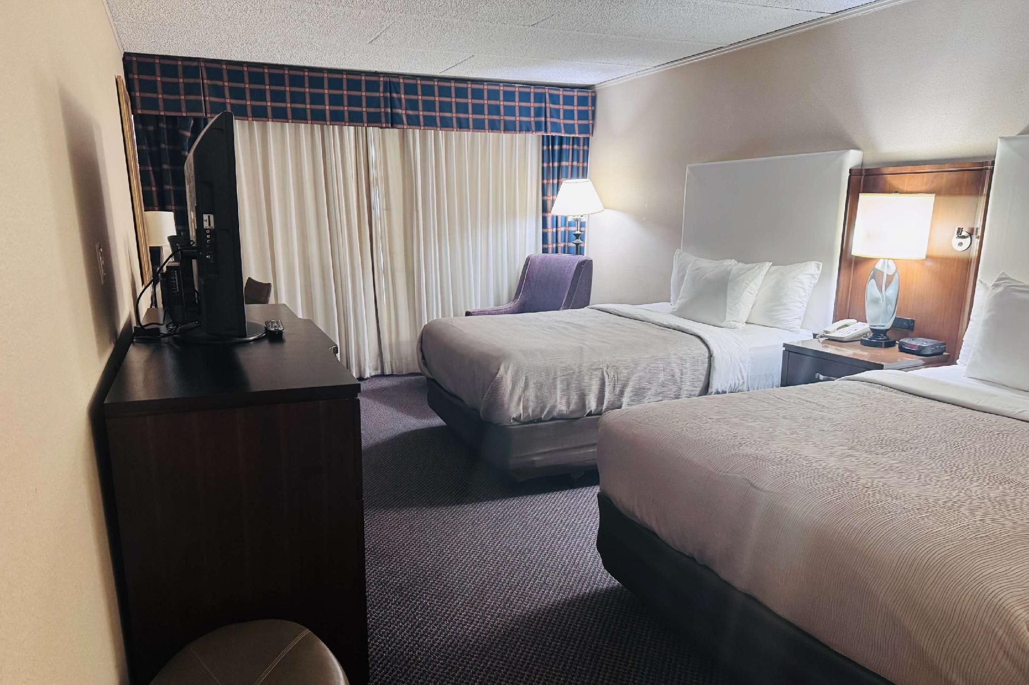 2 Double Beds, Nonsmoking, Accessible