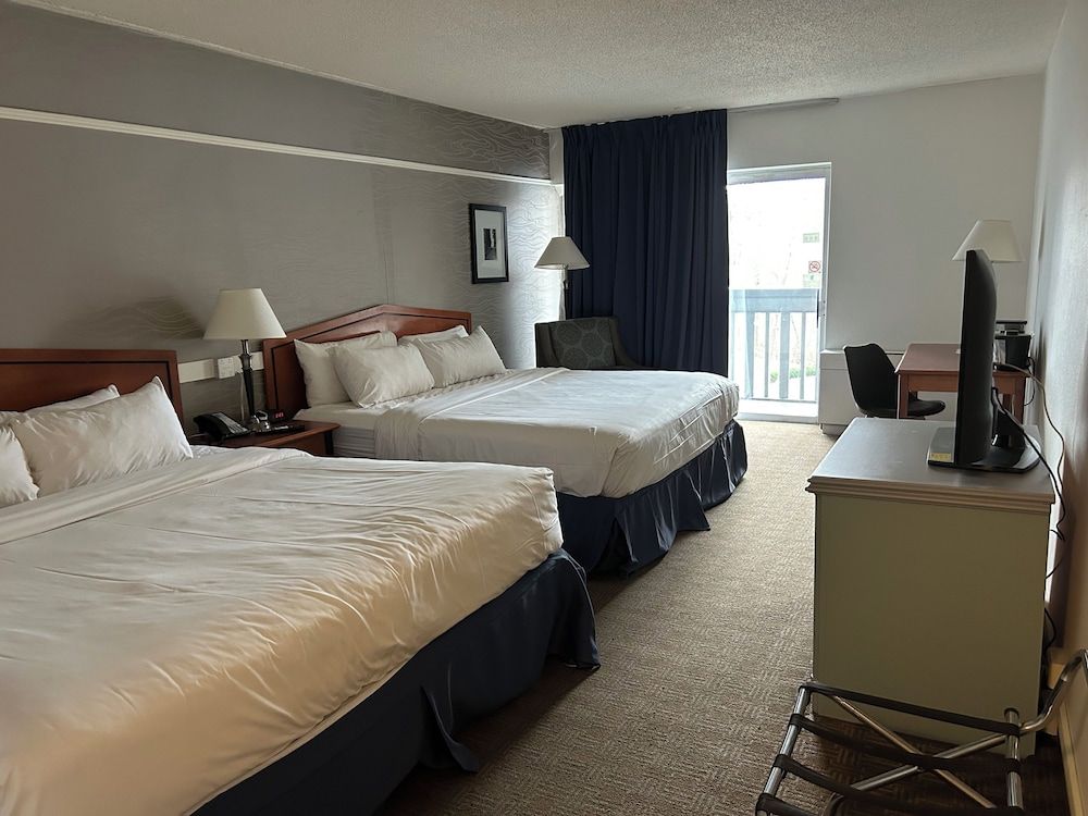 Toronto Don Valley Hotel and Suites