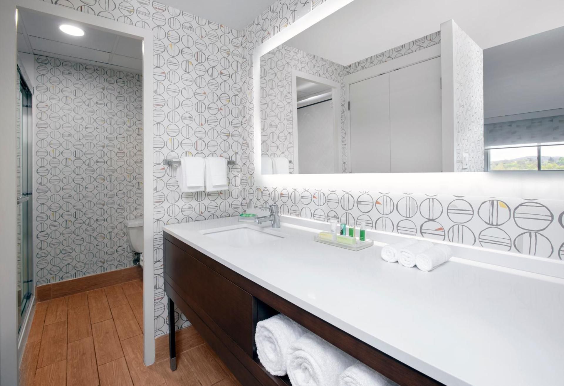 2 Queen Beds 1 Bedroom Suite