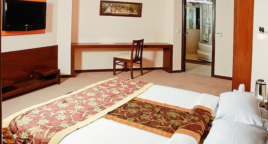 The River Crescent Resort