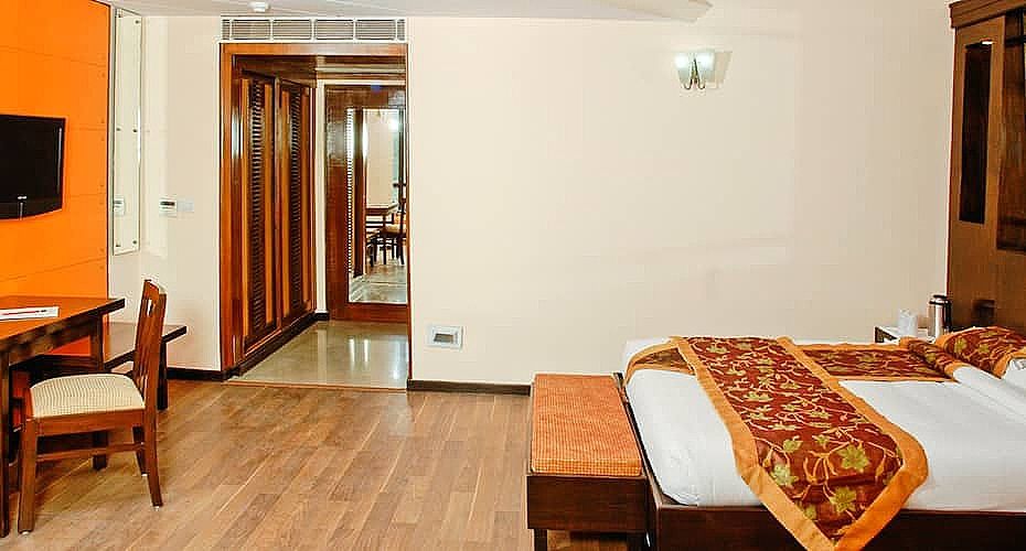 The River Crescent Resort