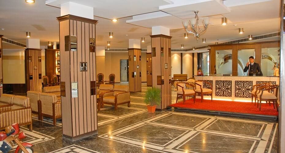 The River Crescent Resort