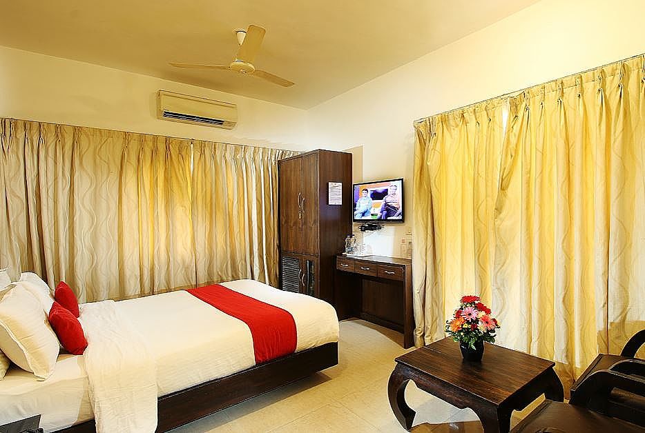 Calangute Grande Deluxe Room 3