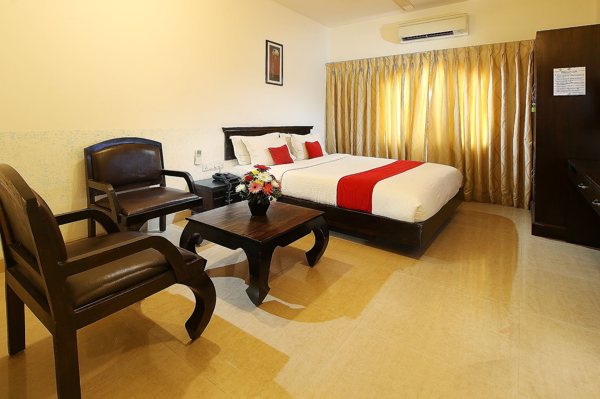Calangute Grande Deluxe Room 4