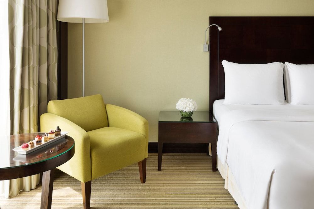 Crowne Plaza Jeddah by IHG Standard Room, 2 Twin Beds, Smoking