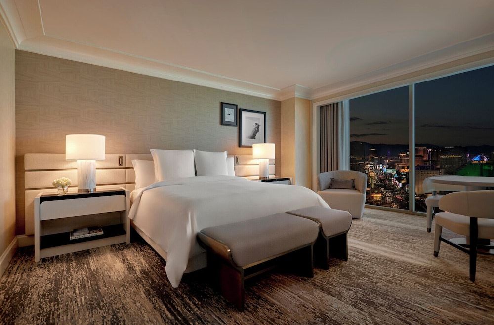 Four Seasons Hotel Las Vegas Superior Room, 1 King Bed, Accessible 6