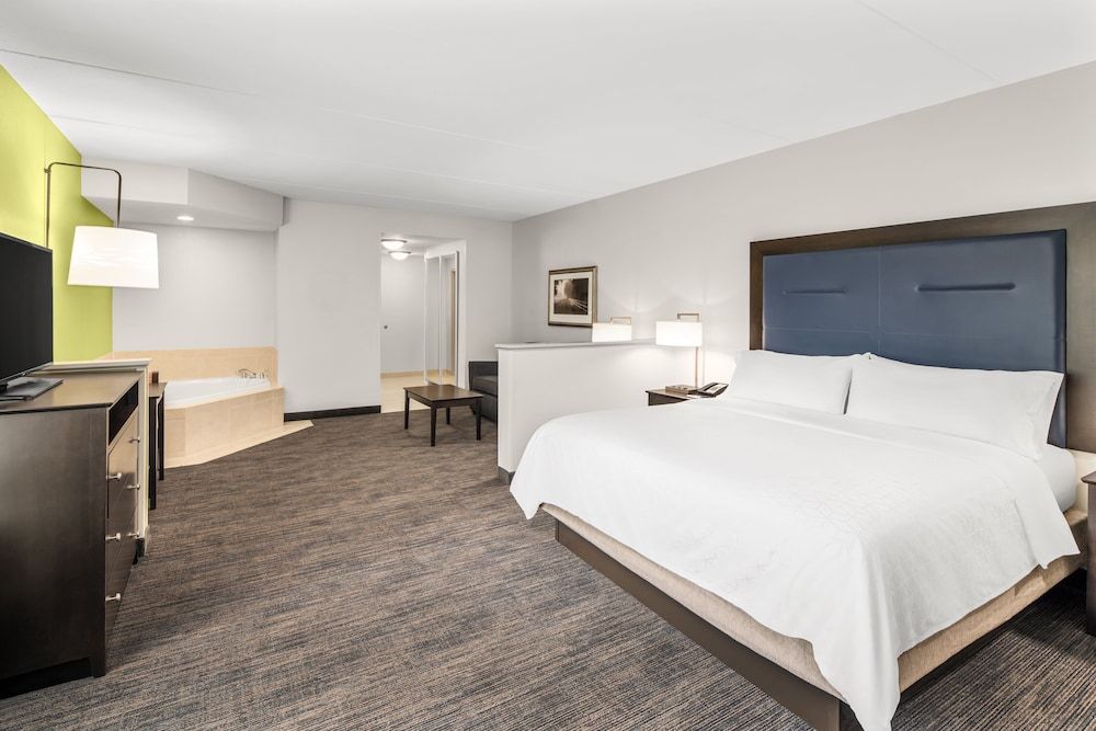 undefined Holiday Inn Express & Suites Wilmington-Newark by IHG 8