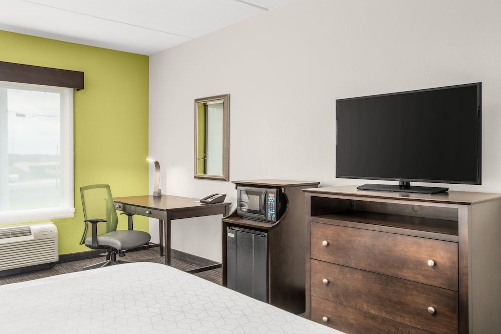 undefined Holiday Inn Express & Suites Wilmington-Newark by IHG 3