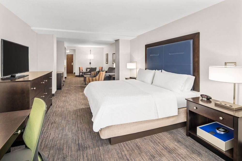 undefined Holiday Inn Express & Suites Wilmington-Newark by IHG 2