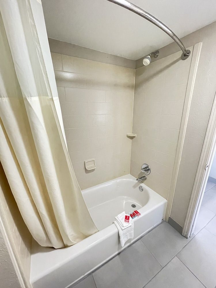 Econo Lodge Inn & Suites Suite, 2 Double Beds, Smoking (Upgrade) 7