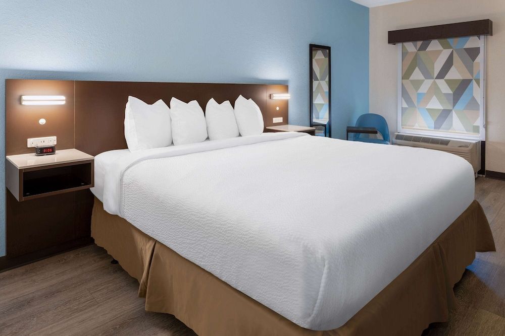 Room, 1 King Bed, Non Smoking