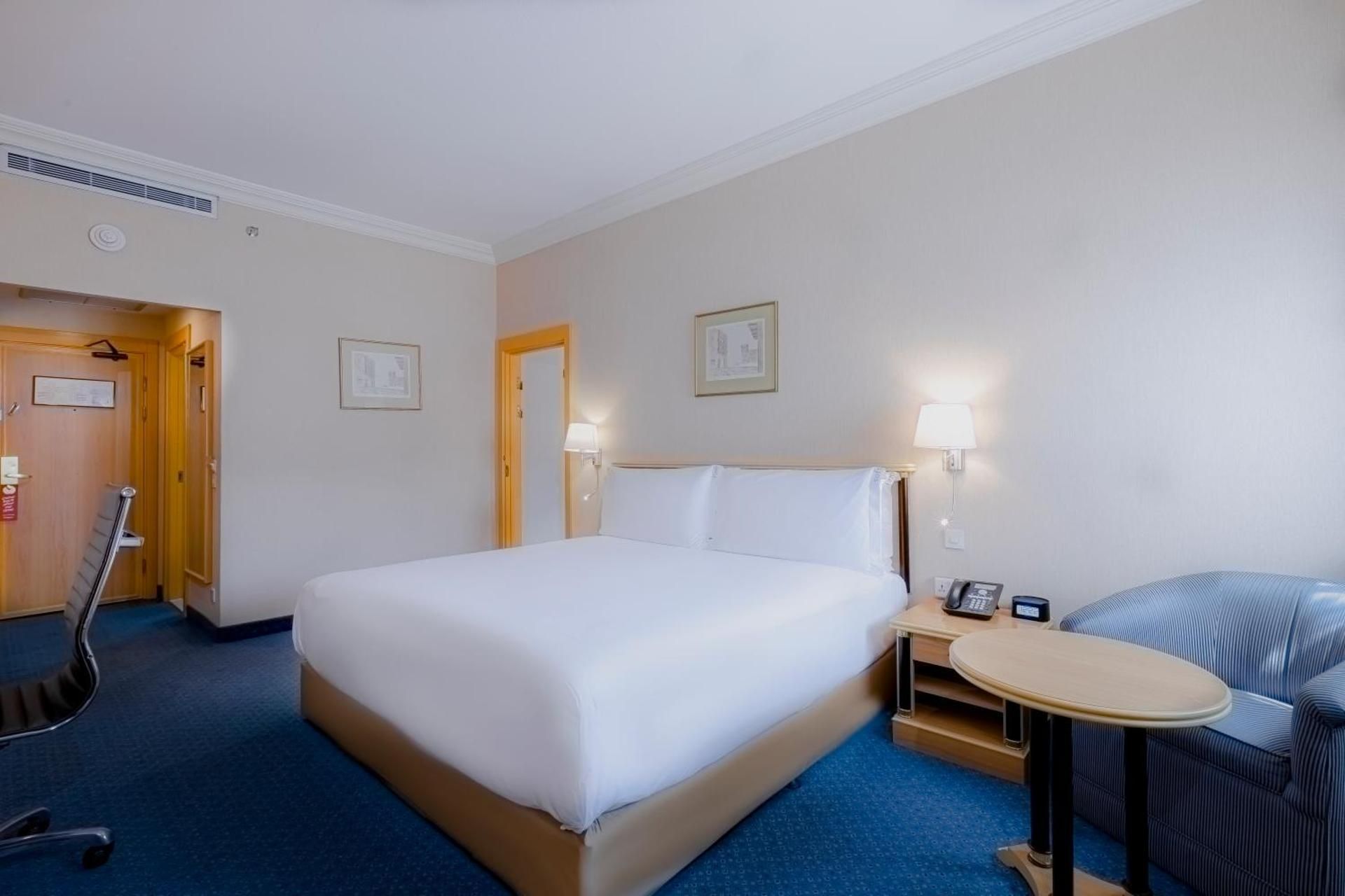 1 Single Bed Standard Pool View
