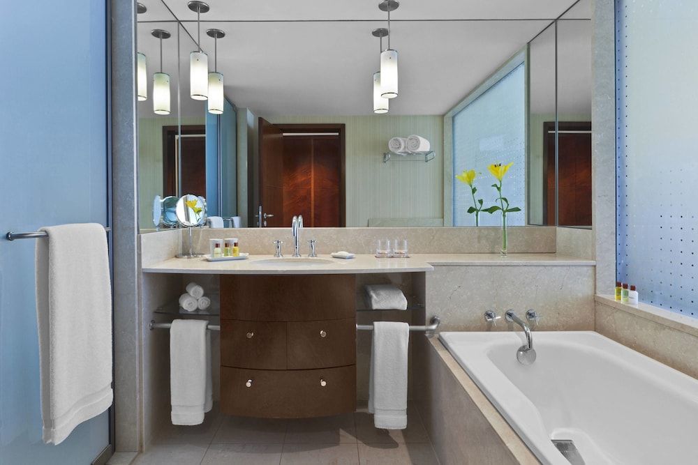 Club Suite, 1 King Bed (Gobernador)