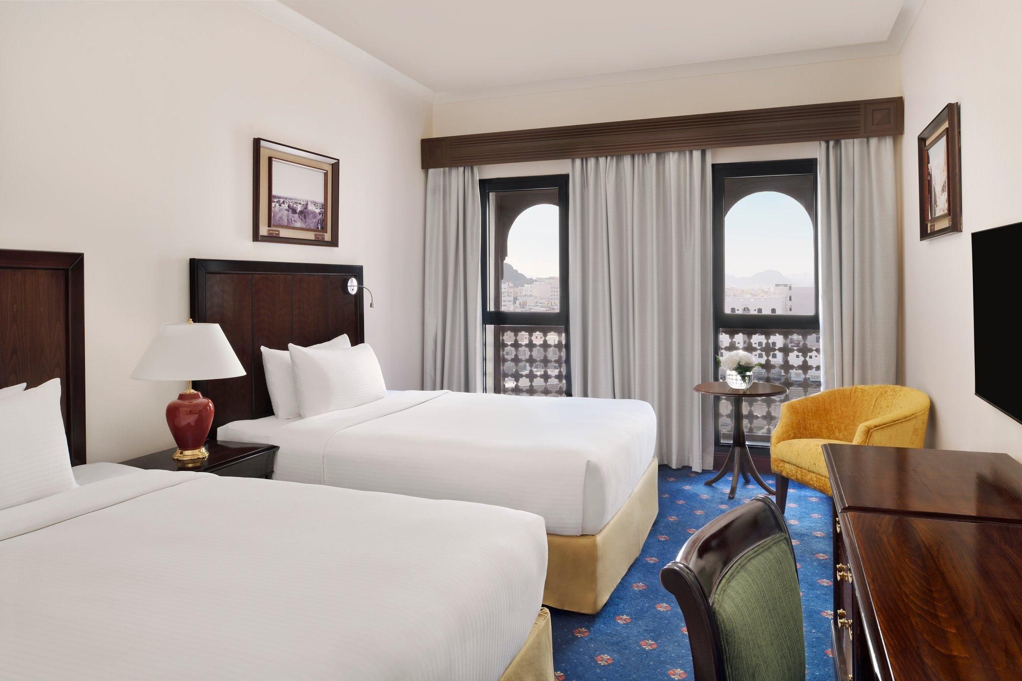 2 Queen Beds Deluxe Non-Smoking City View