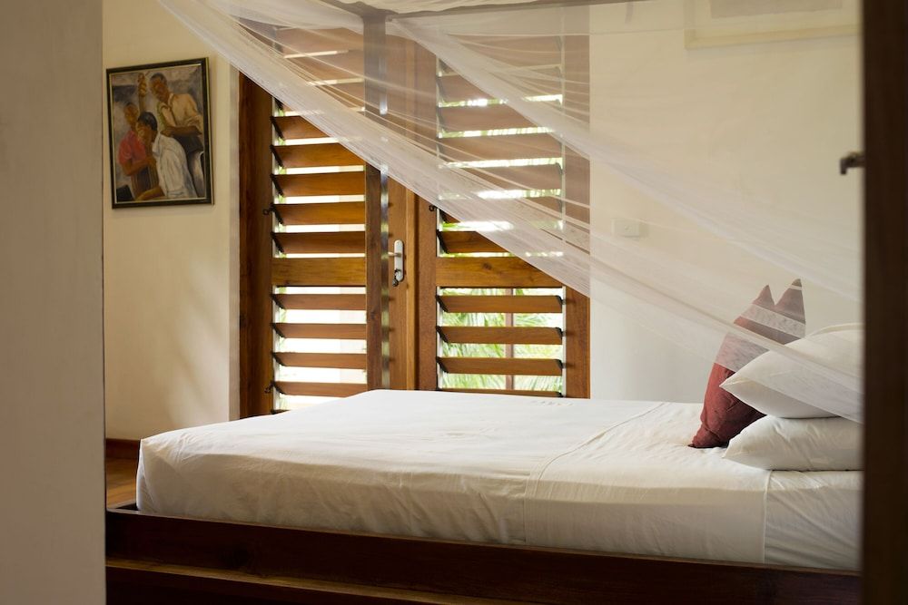 Fatumaru Lodge Port Vila Luxury Penthouse, 2 Bedrooms, Sea View, Sea Facing 2