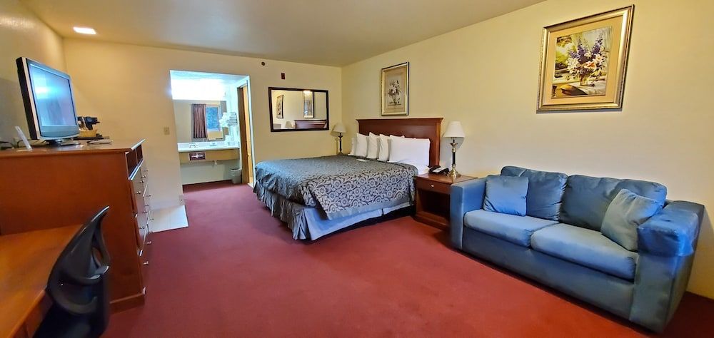 Executive Studio Suite, 1 King Bed with Sofa bed, Non Smoking