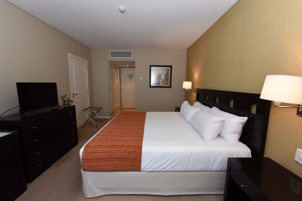 Standard Room, 1 King Bed, Non Smoking, River View