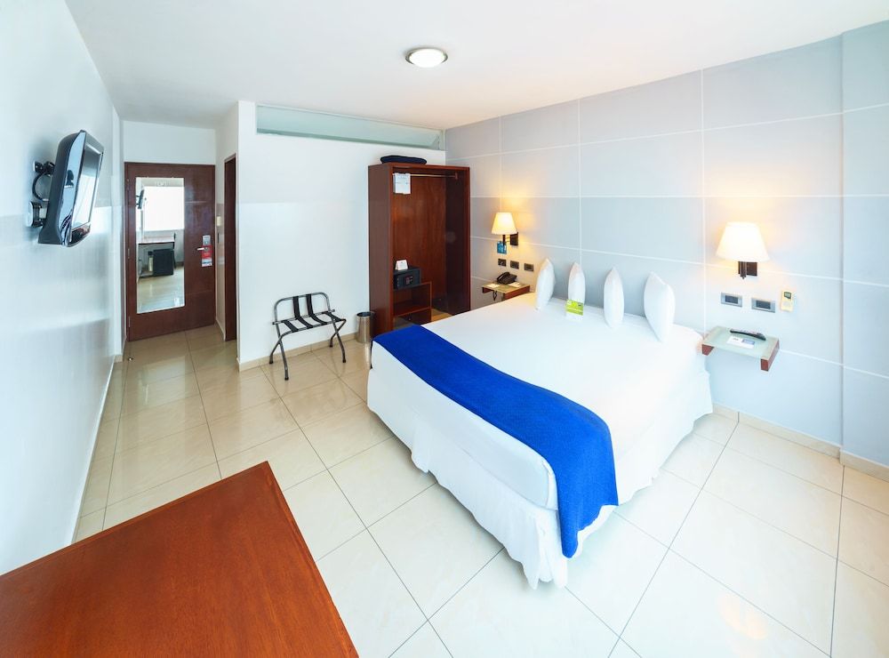 Standard Room, 1 Queen Bed