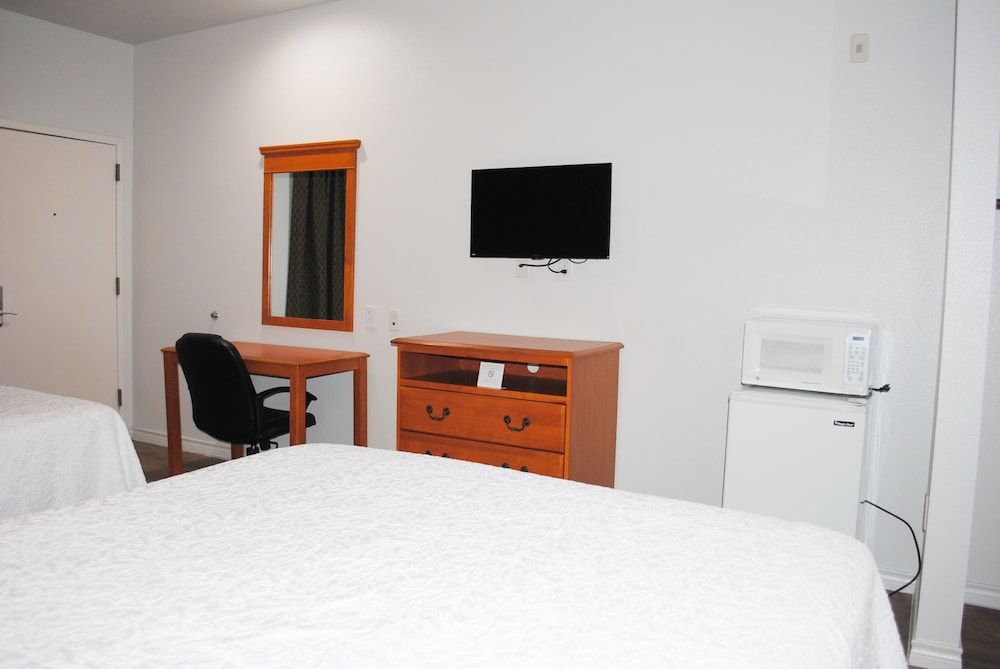 Standard Single Room, 2 Queen Beds